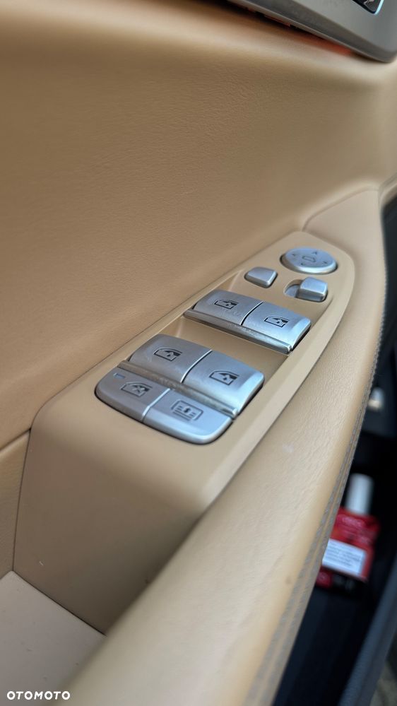 BMW Seria 7 750i xDrive - 26