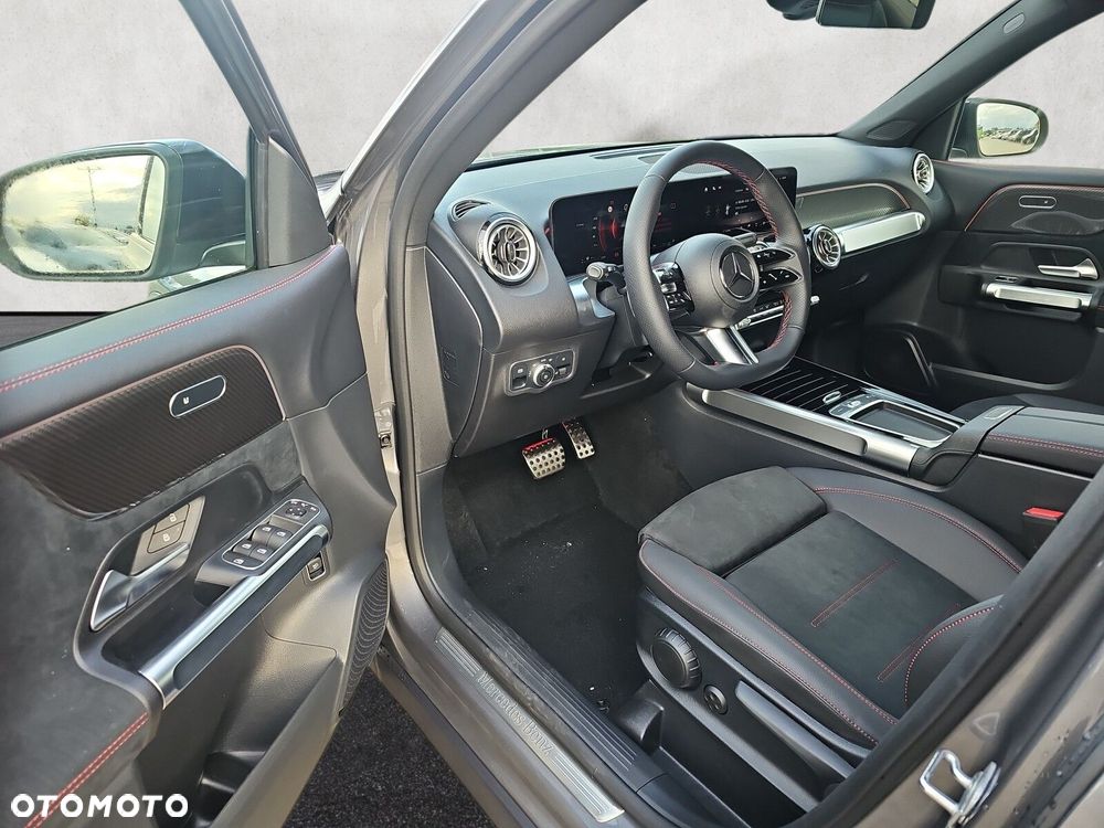 Mercedes-Benz GLB - 10