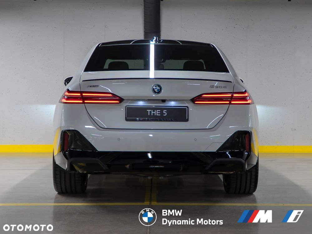 BMW Seria 5 530e xDrive PHEV M Sport - 5