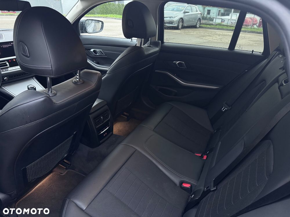 BMW Seria 3 320d xDrive Sport Line Shadow sport - 17