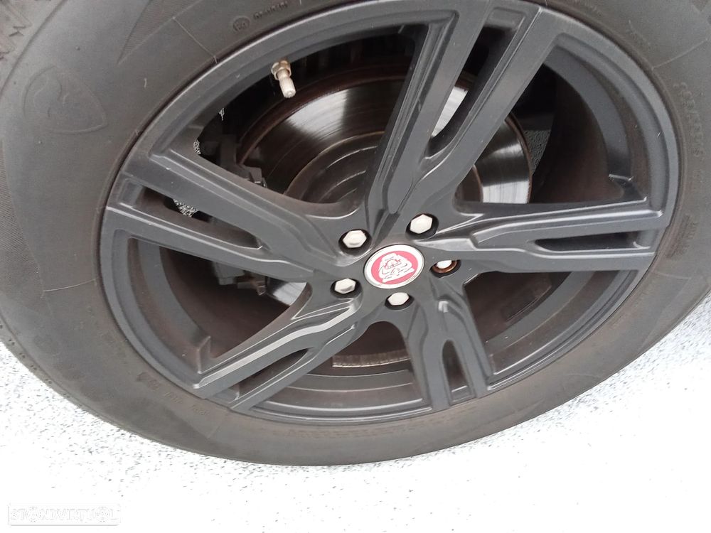 Jaguar F-Pace 20d Prestige - 6