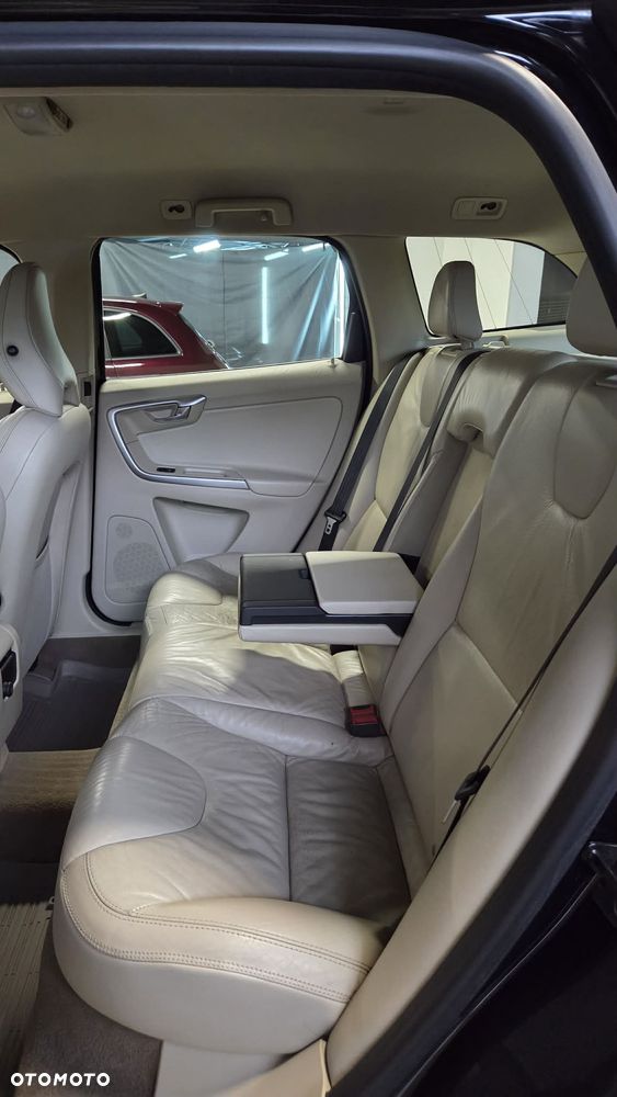 Volvo XC 60 2.4D AWD Summum - 16