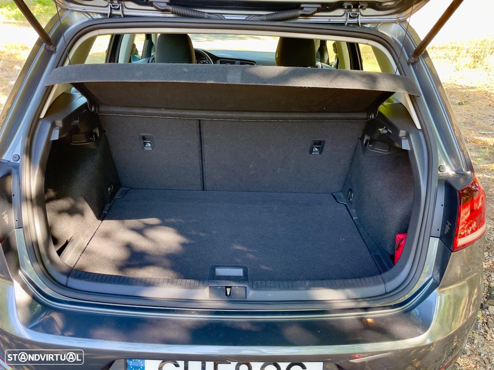 VW Golf 1.6 TDI Confortline DSG - 9