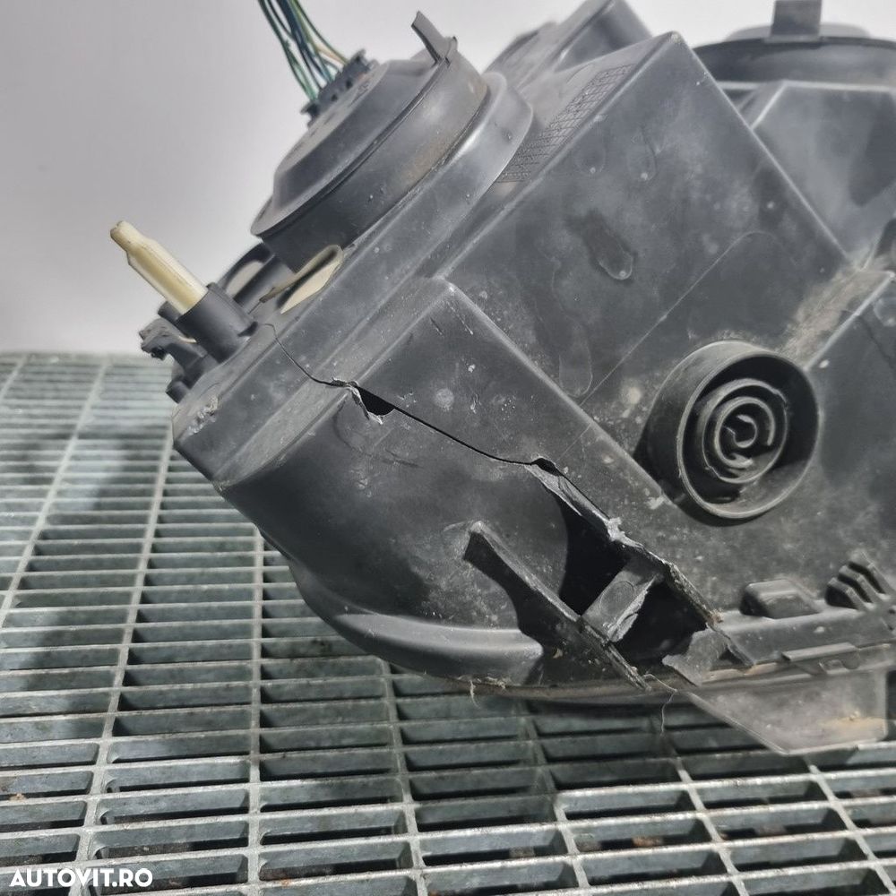 Far Stanga Citroen C4 Cactus 2014 - 2017 SUV 4 Usi (1386) Fara xenon Doua prinderi rupte - 4