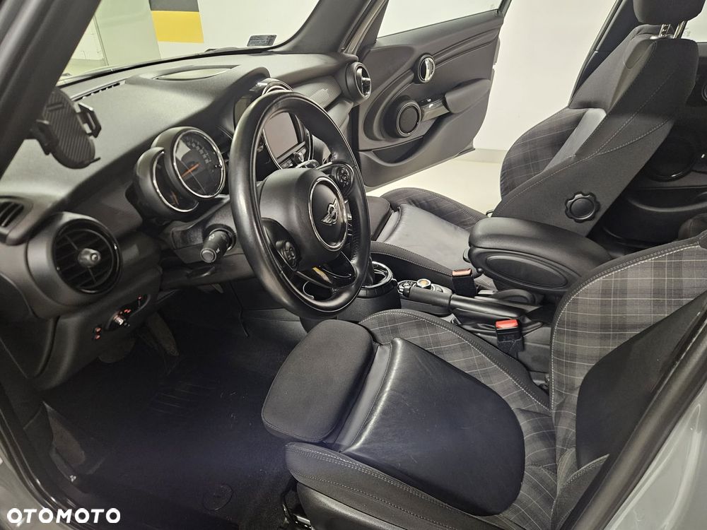 MINI Cooper Standard - 17