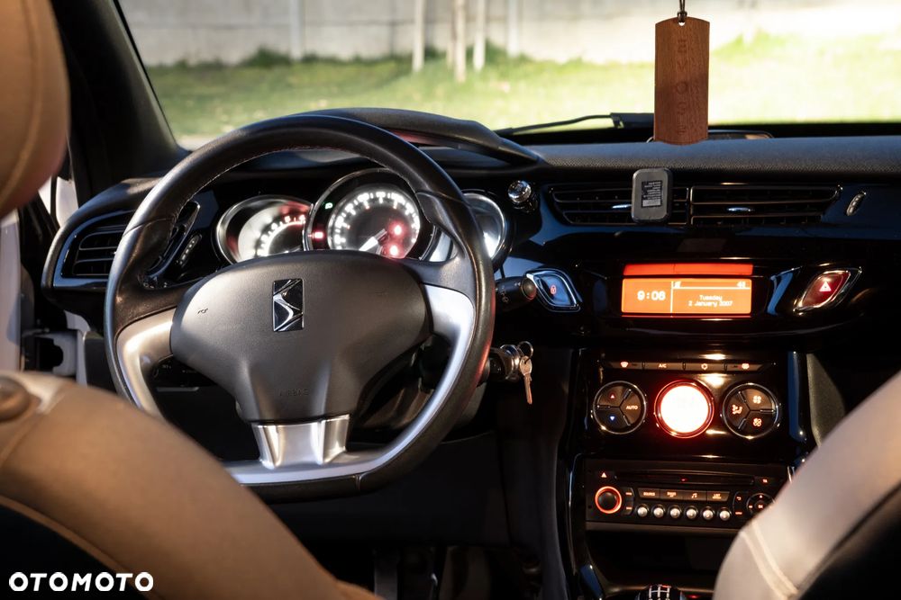 Citroën DS3 1.6 e-HDi SoChic - 11
