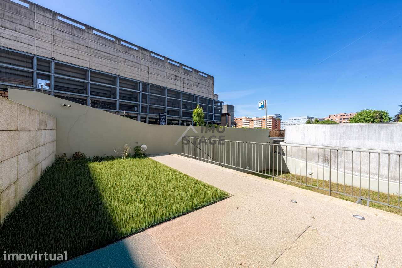Moradia T3 de Luxo | 4 Pisos | Elevador | Jardim Privativo 195m² | Boa - Grande imagem: 3/41