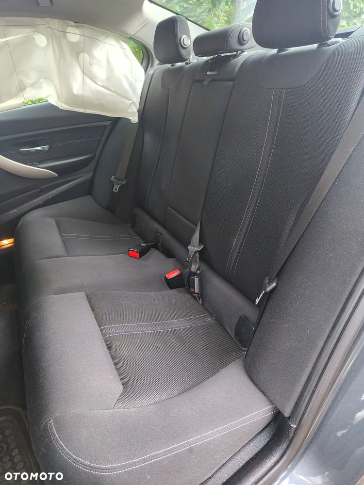 BMW Seria 3 320d Advantage - 35