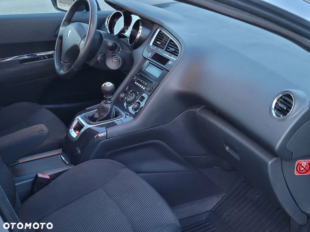 Peugeot 5008 HDI FAP 150 Family Plus - 14