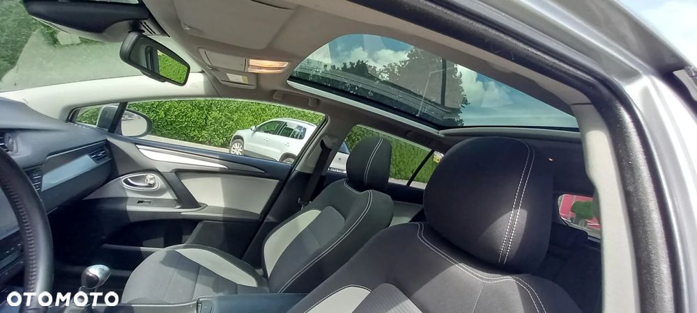 Toyota Avensis Touring Sports 1.8 Business Edition - 8