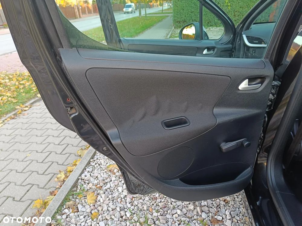 Peugeot 207 - 19