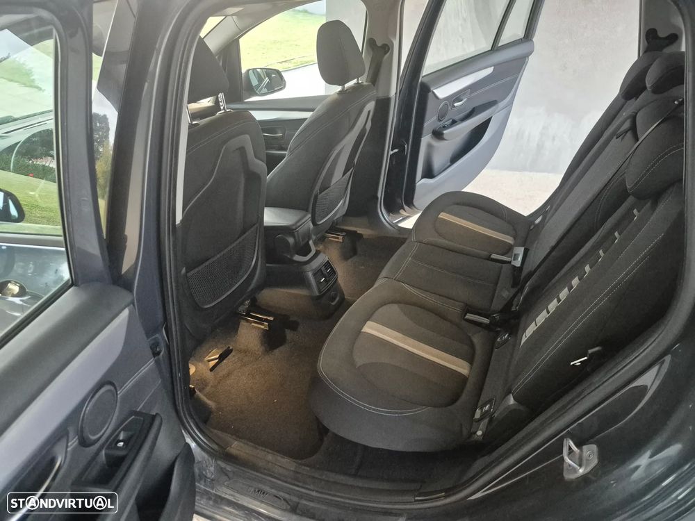 BMW 216 Gran Tourer d - 14