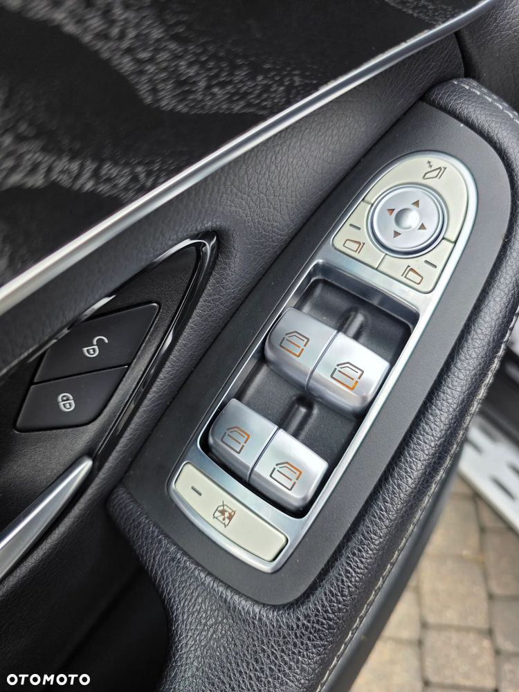 Mercedes-Benz GLC - 34