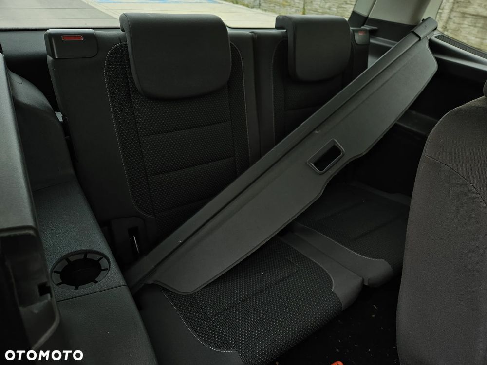 Volkswagen Touran 1.6 TDI DPF BlueMotion Technology Comfortline - 25