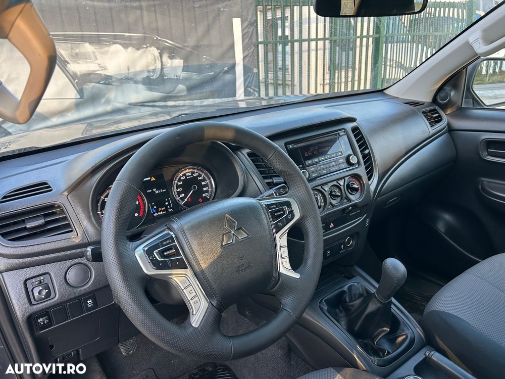 Mitsubishi L200 Double Cab 2.2 DI-D M/T Intense - 18