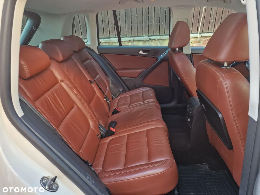 Volkswagen Tiguan 2.0 TDI 4Mot Perfectline R-Style DSG - 12