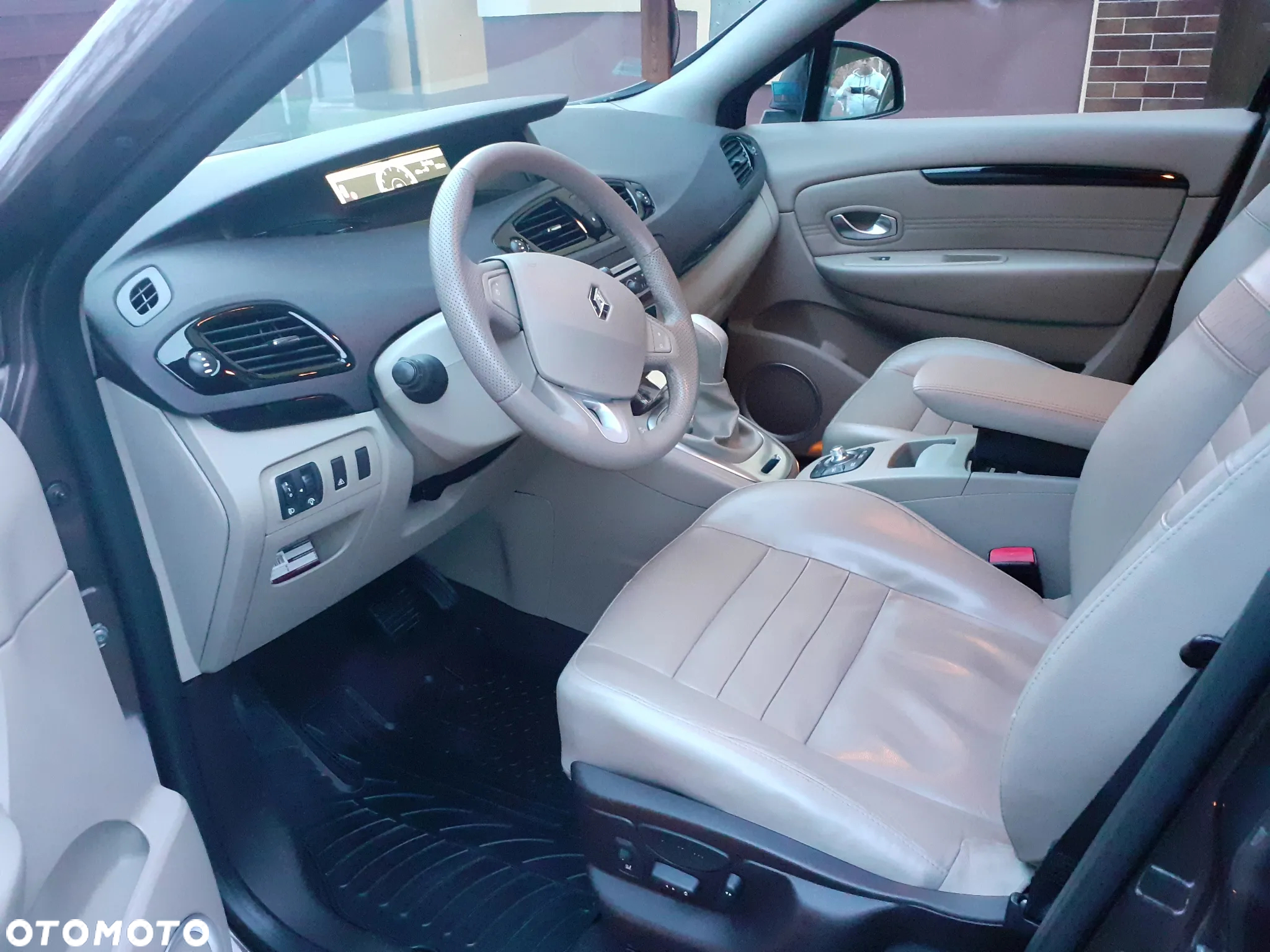 Renault Scenic - 13