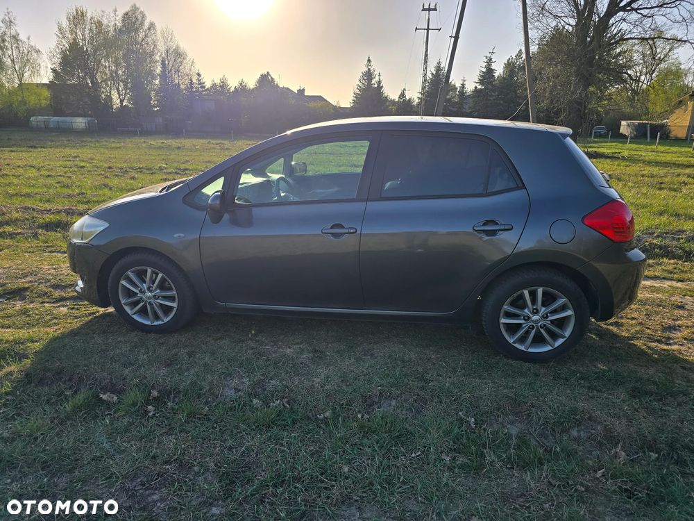 Toyota Auris 2.0 D-4D - 1