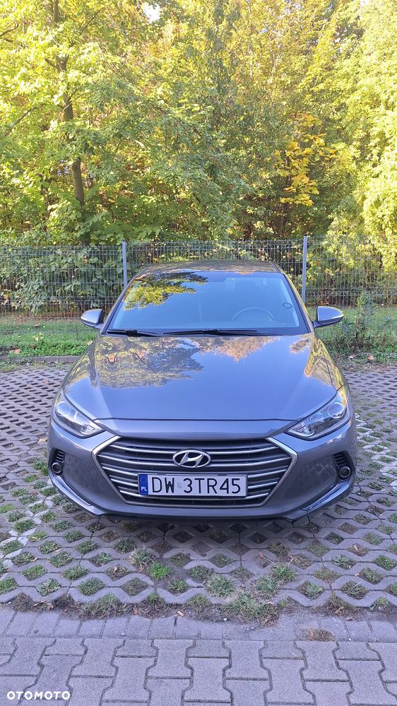 Hyundai Elantra - 3