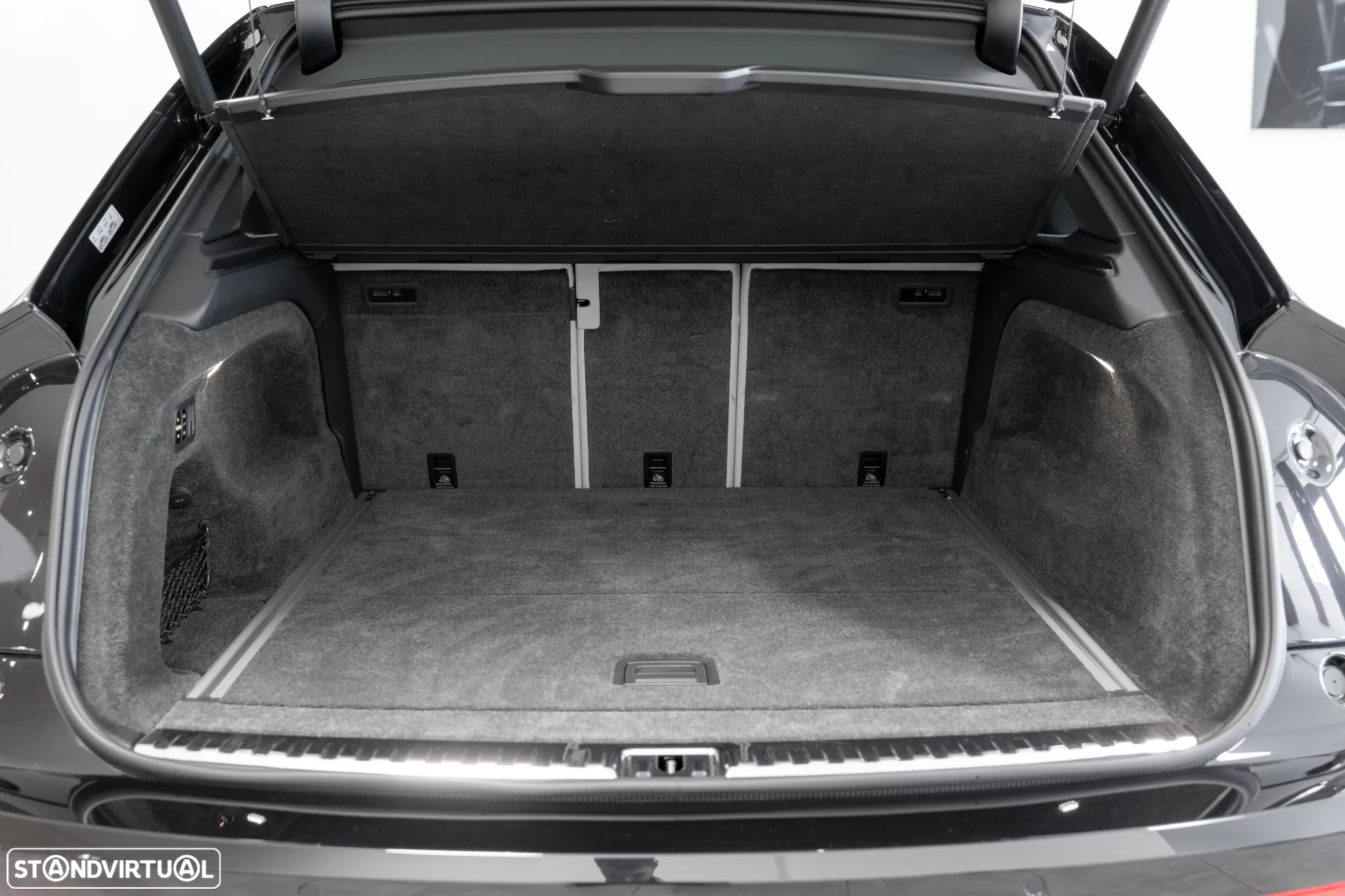Bentley Bentayga EWB V8 Azure - 40