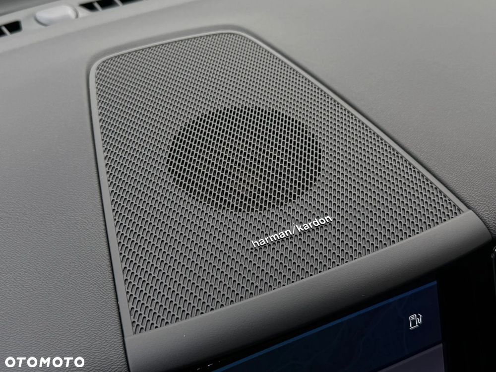 Volvo XC 60 B4 D AWD Plus Dark - 28