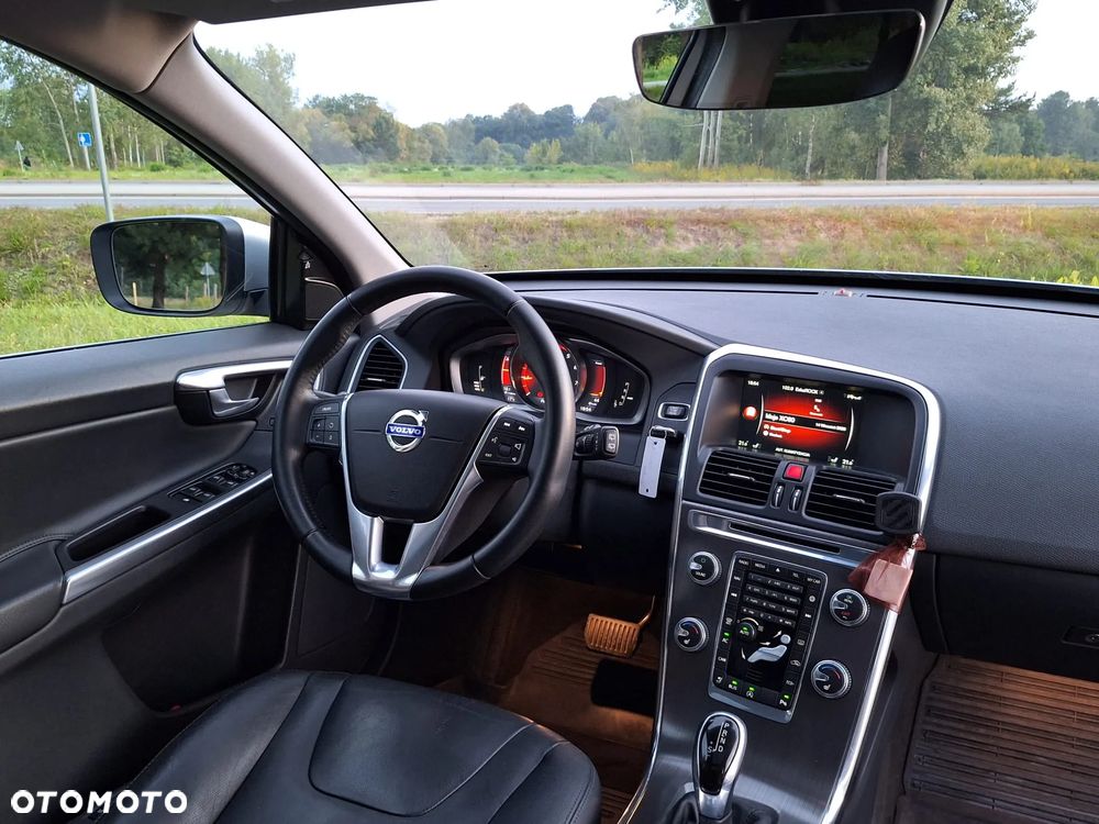 Volvo XC 60 T5 Drive-E Base - 18