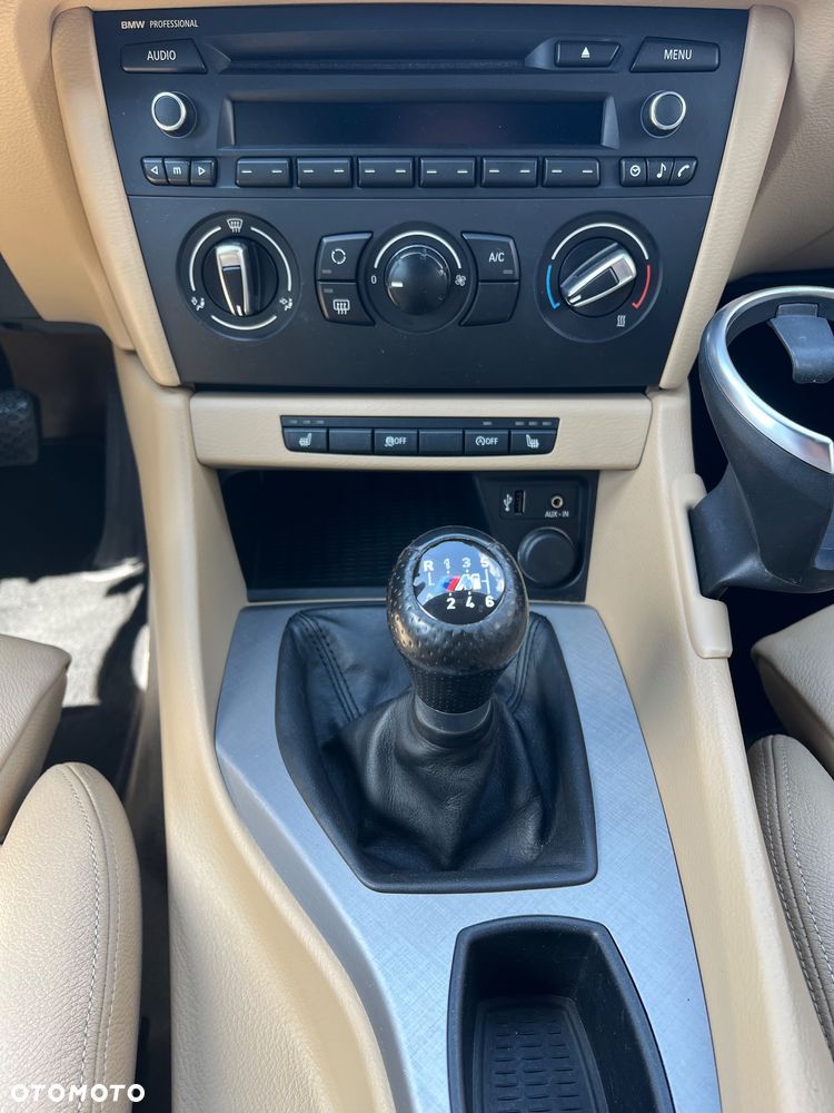 BMW X1 sDrive18d Sport Line - 32