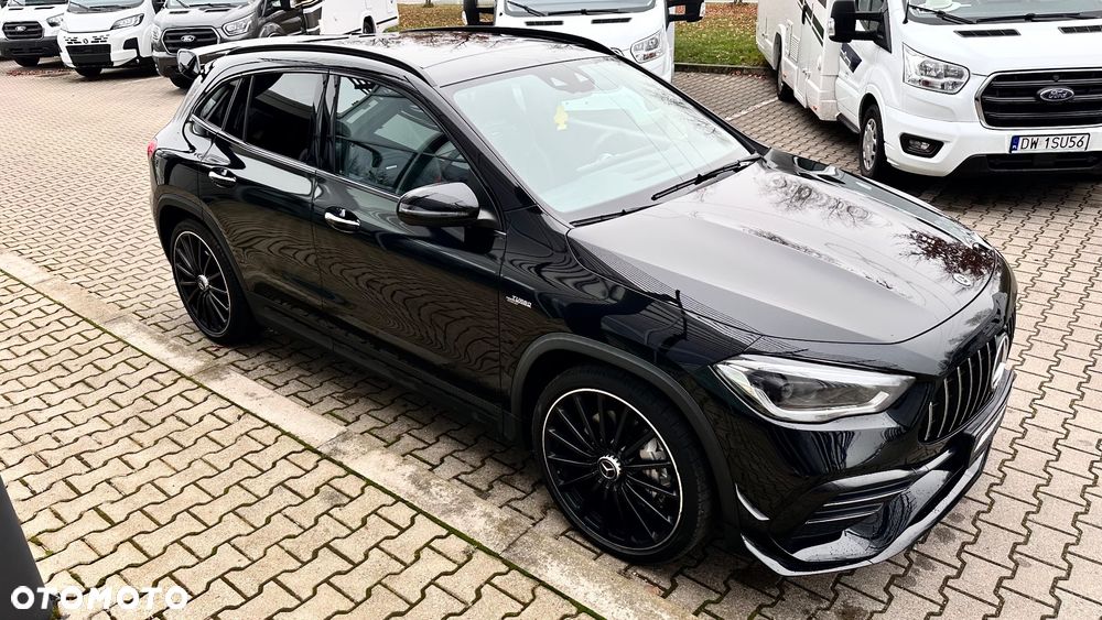 Mercedes-Benz GLA - 9