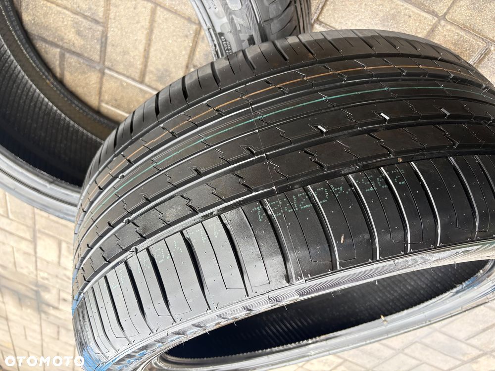Komplet 4 opon letnich 295/40 ZR21 - 12