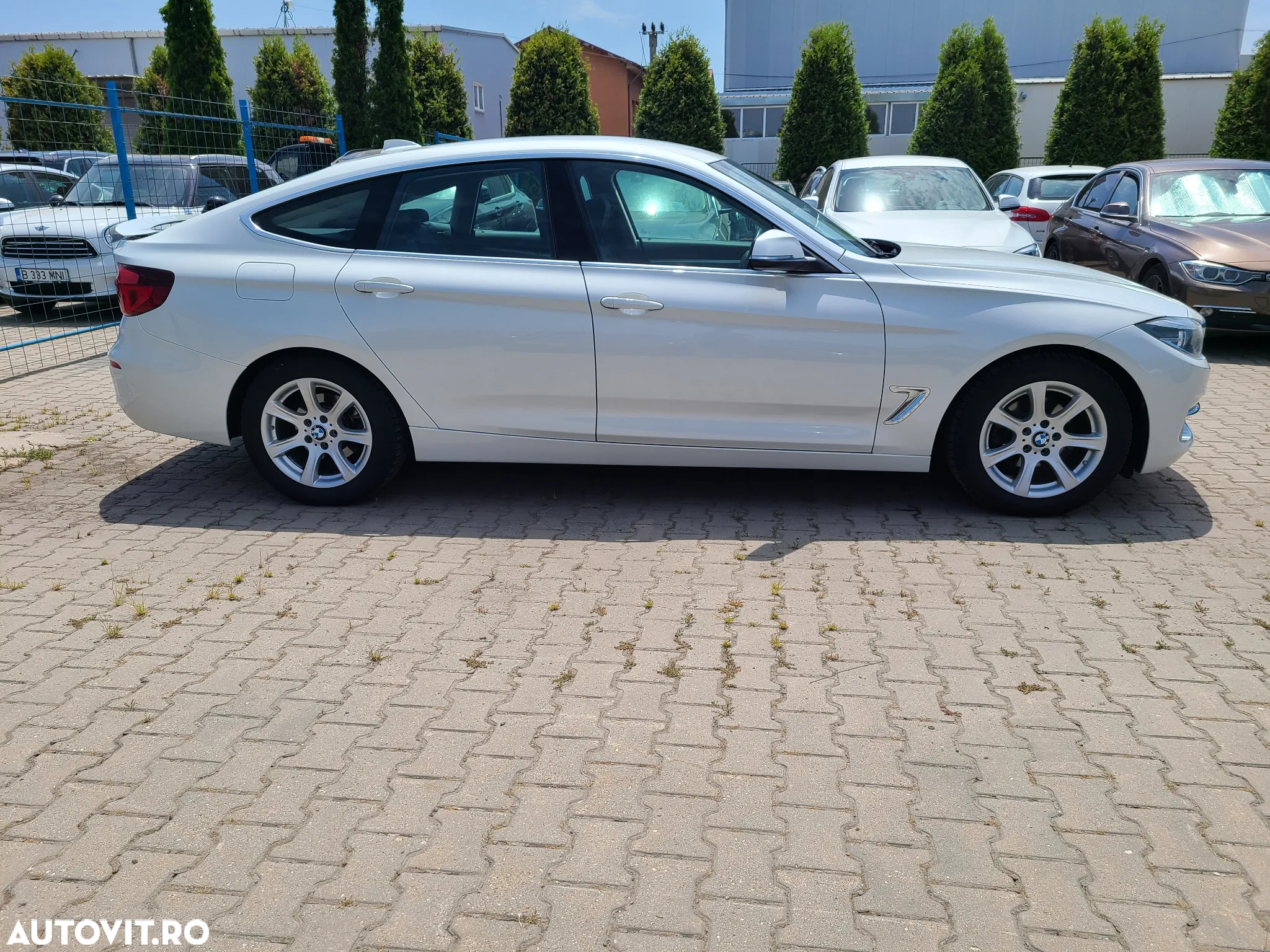 BMW Seria 3 320i GT xDrive AT - 9