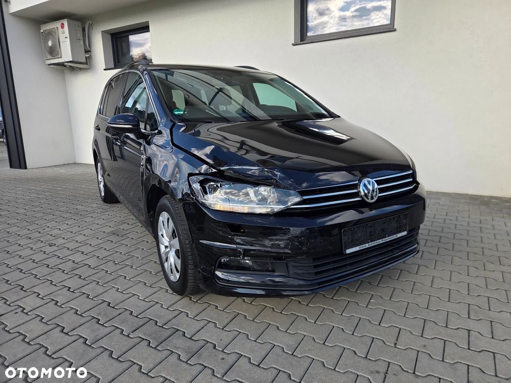 Volkswagen Touran - 1