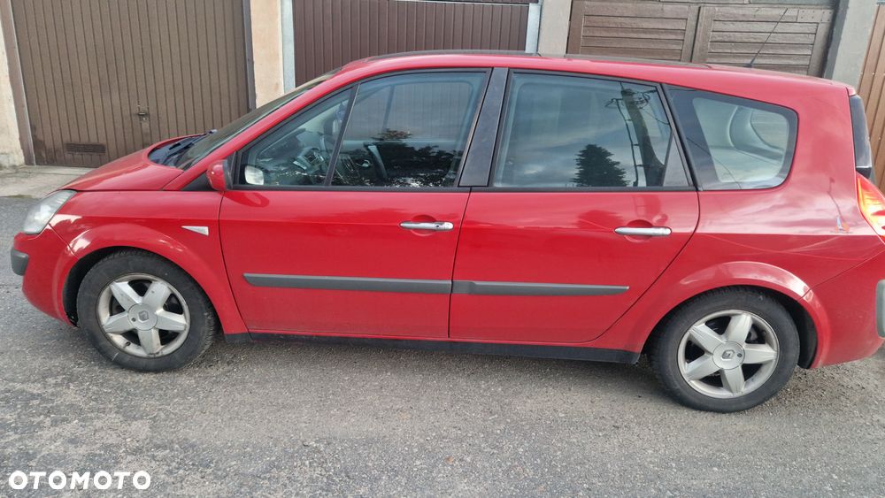 Renault Grand Scenic - 1