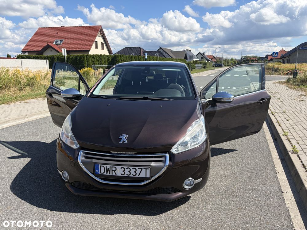 Peugeot 208 95 VTI Allure - 1