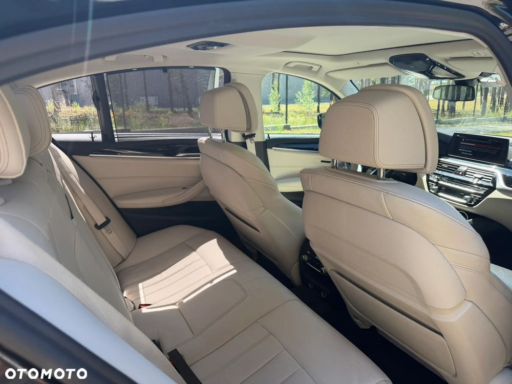 BMW Seria 5 520d Sport Line - 8
