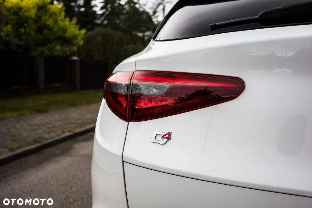 Alfa Romeo Stelvio 2.0 Turbo TI Q4 - 4
