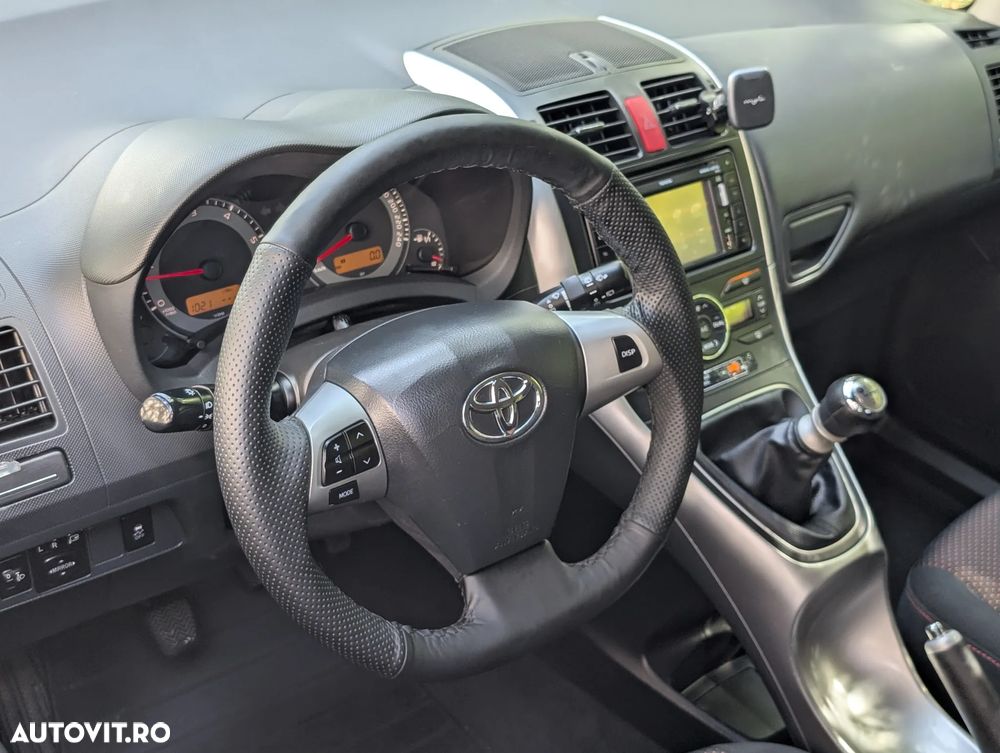 Toyota Auris - 11