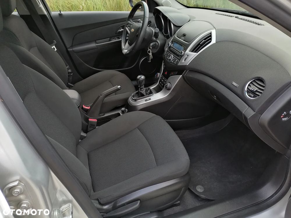 Chevrolet Cruze 1.6 LT - 9