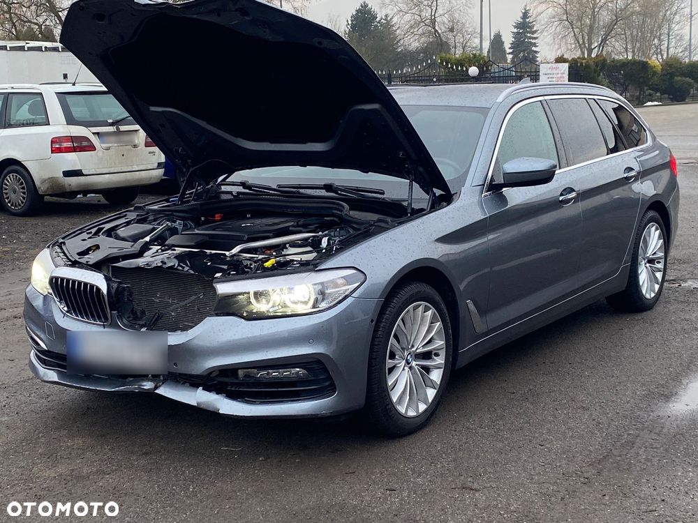 BMW Seria 5 520d xDrive Luxury Line sport - 9