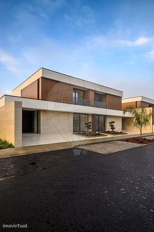 Moradia T4 para venda - Grande imagem: 2/35