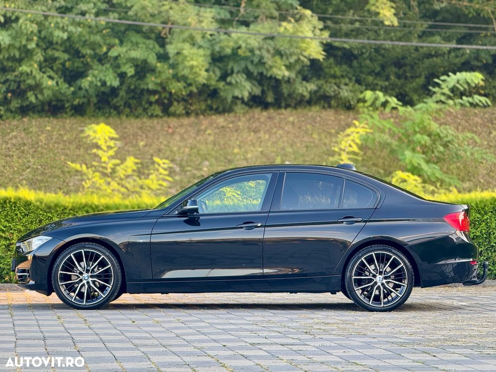 BMW Seria 3 320i Aut. - 25