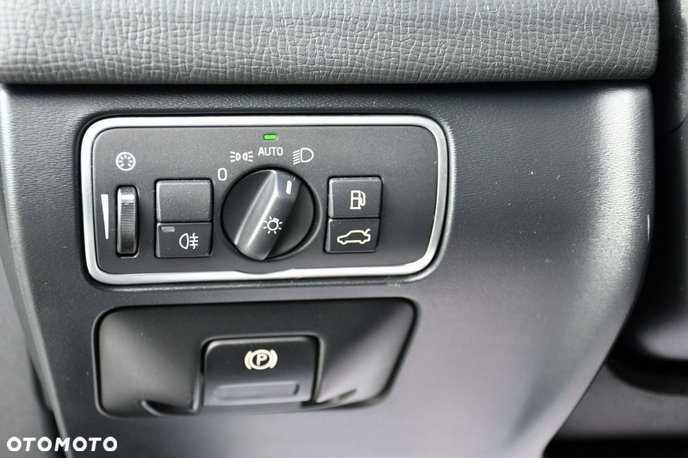 Volvo XC 60 D4 Geartronic Summum - 28