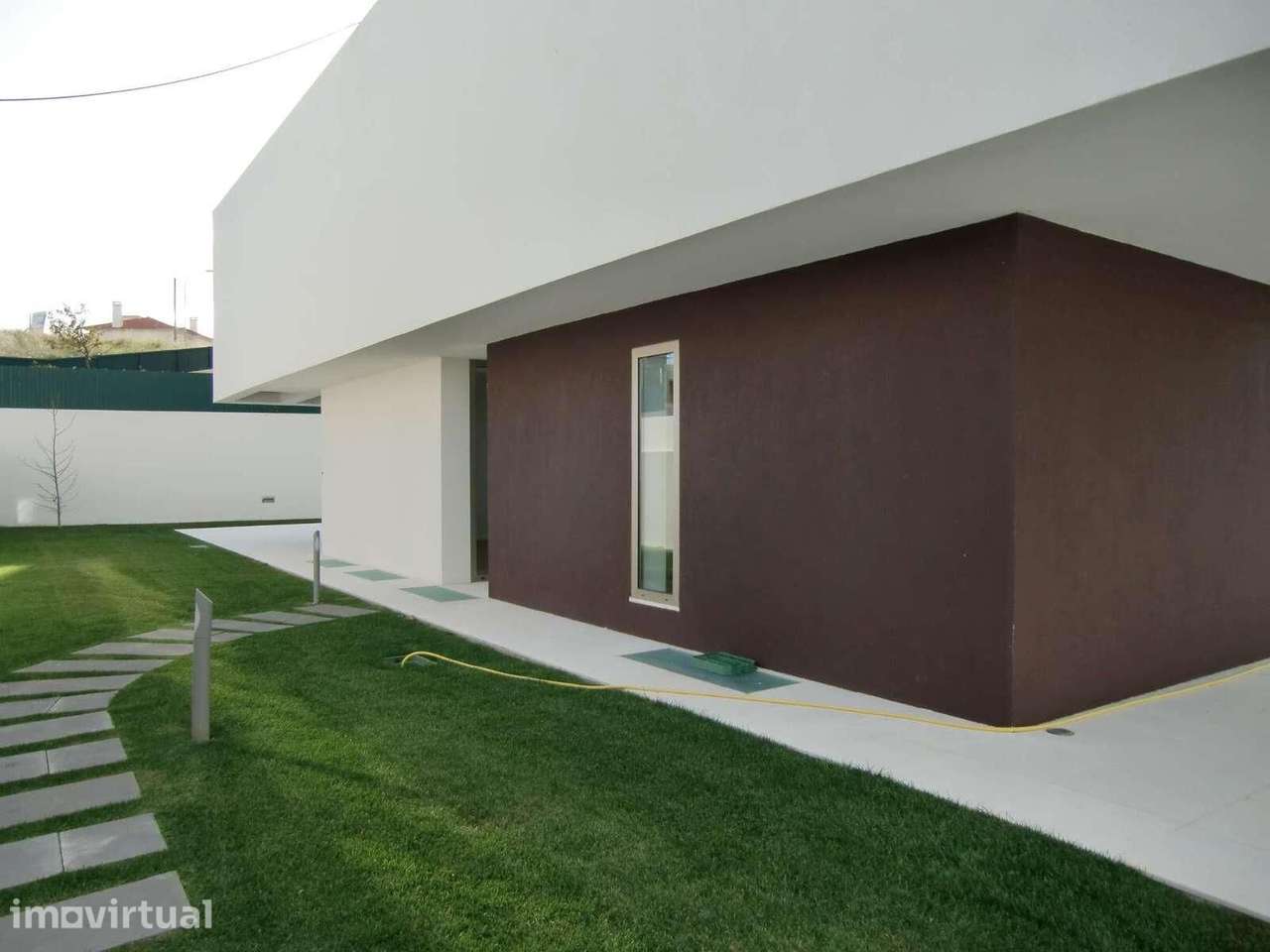 Moradia T4 com piscina, Carnaxide, Oeiras - Grande imagem: 4/46