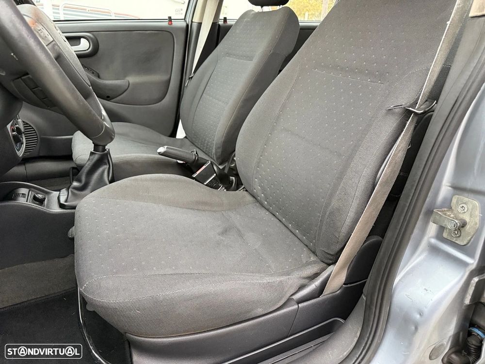 Opel Corsa 1.2 16V Enjoy R - 18