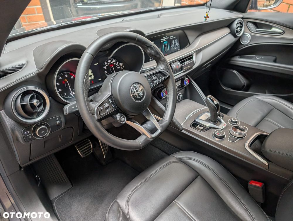 Alfa Romeo Stelvio 2.0 Turbo TI Q4 - 33