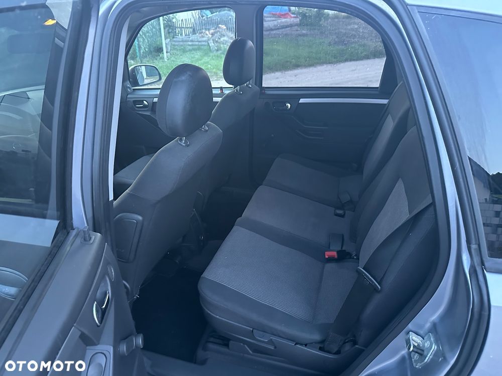 Opel Meriva 1.6 16V (Essentia) - 15