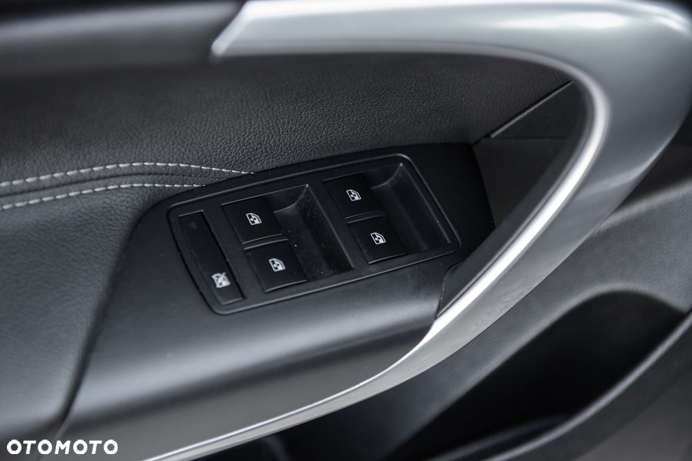 Opel Insignia - 17