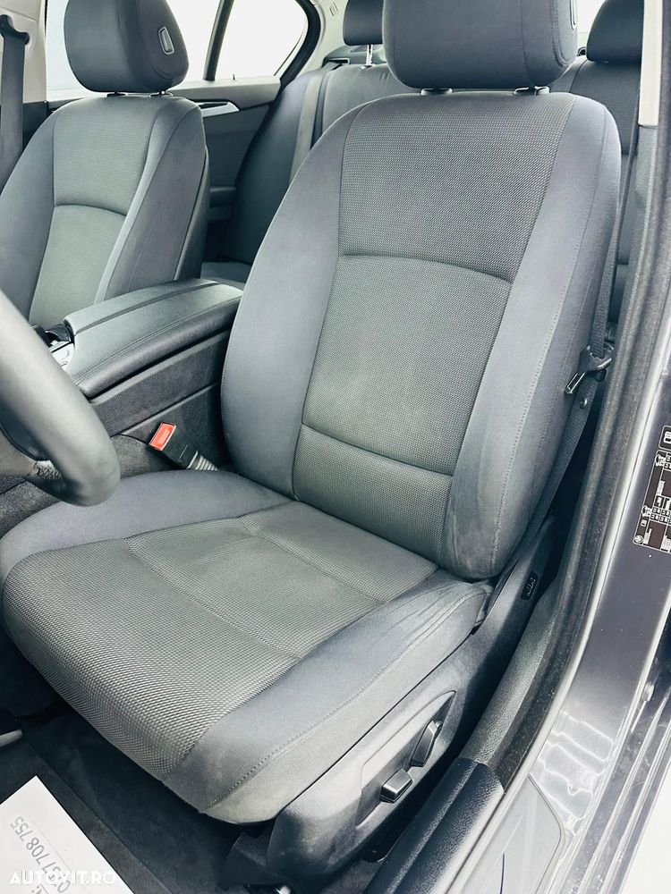 BMW Seria 5 520d Aut. Luxury Line - 15