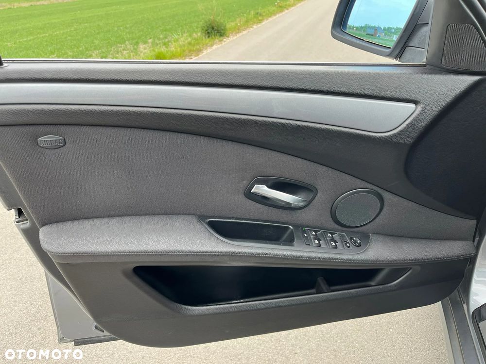 BMW Seria 5 520i - 12