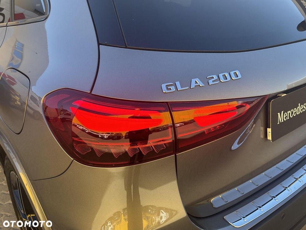 Mercedes-Benz GLA - 12