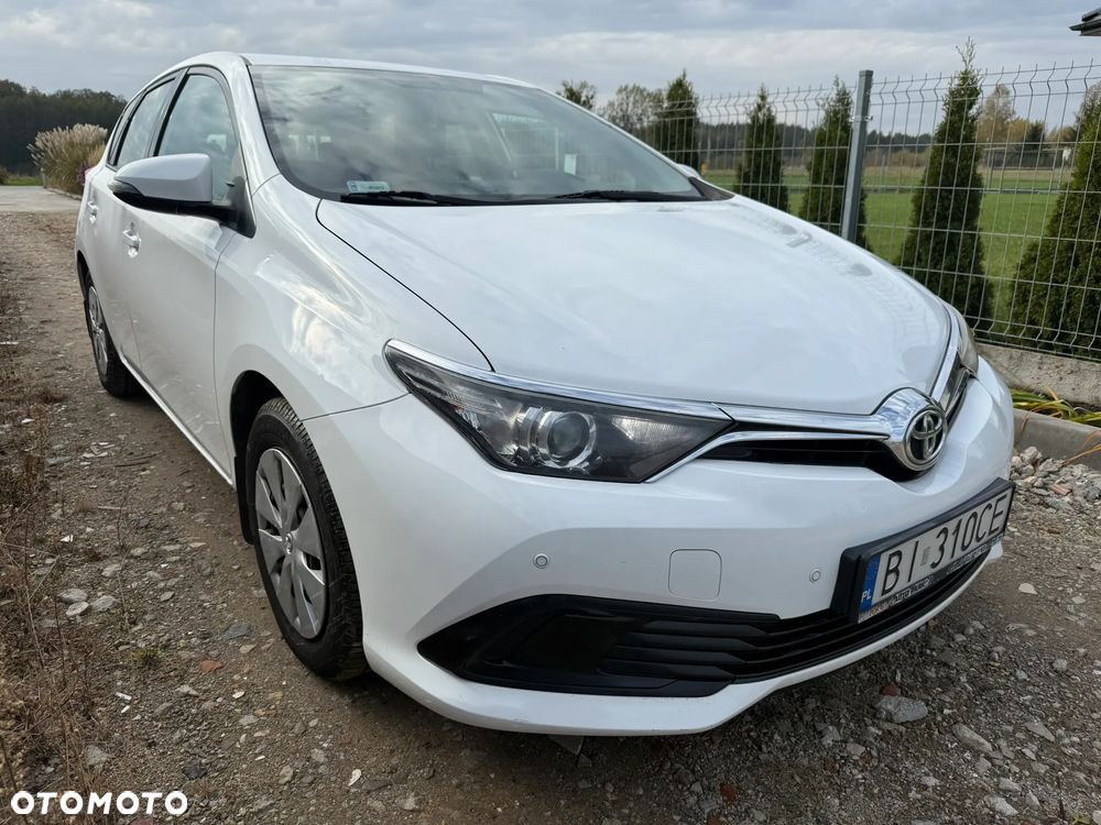 Toyota Auris - 2
